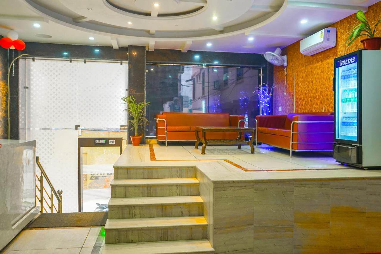 Hotel O Tez Plaza Нью-Дели Экстерьер фото