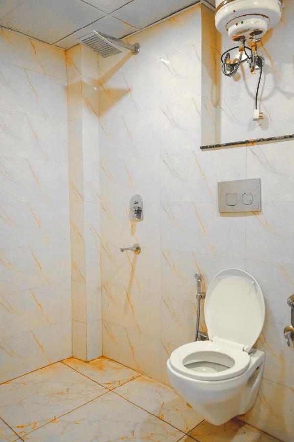 Hotel O Tez Plaza Нью-Дели Экстерьер фото