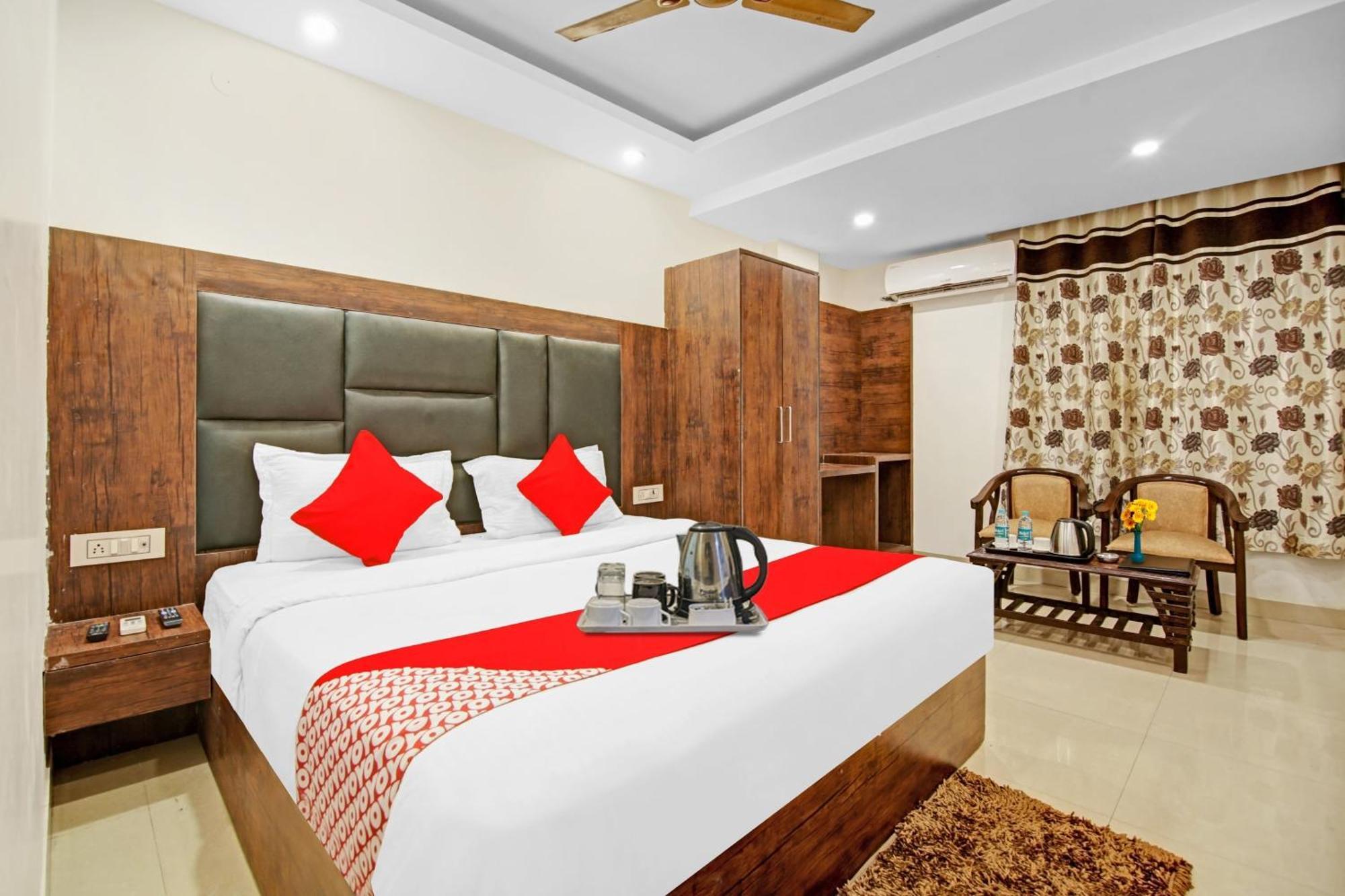 Hotel O Tez Plaza Нью-Дели Экстерьер фото